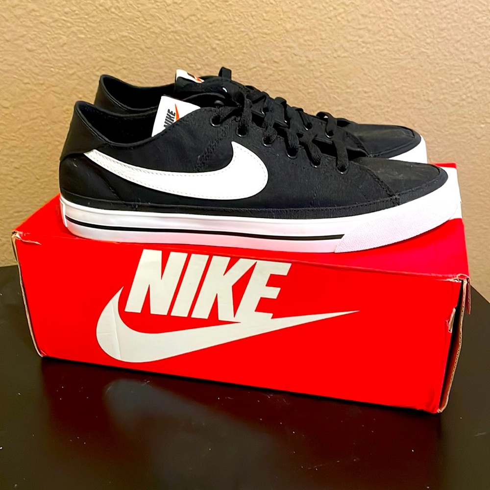 Mens Nike Court Legacy Canvas.. size 10.5